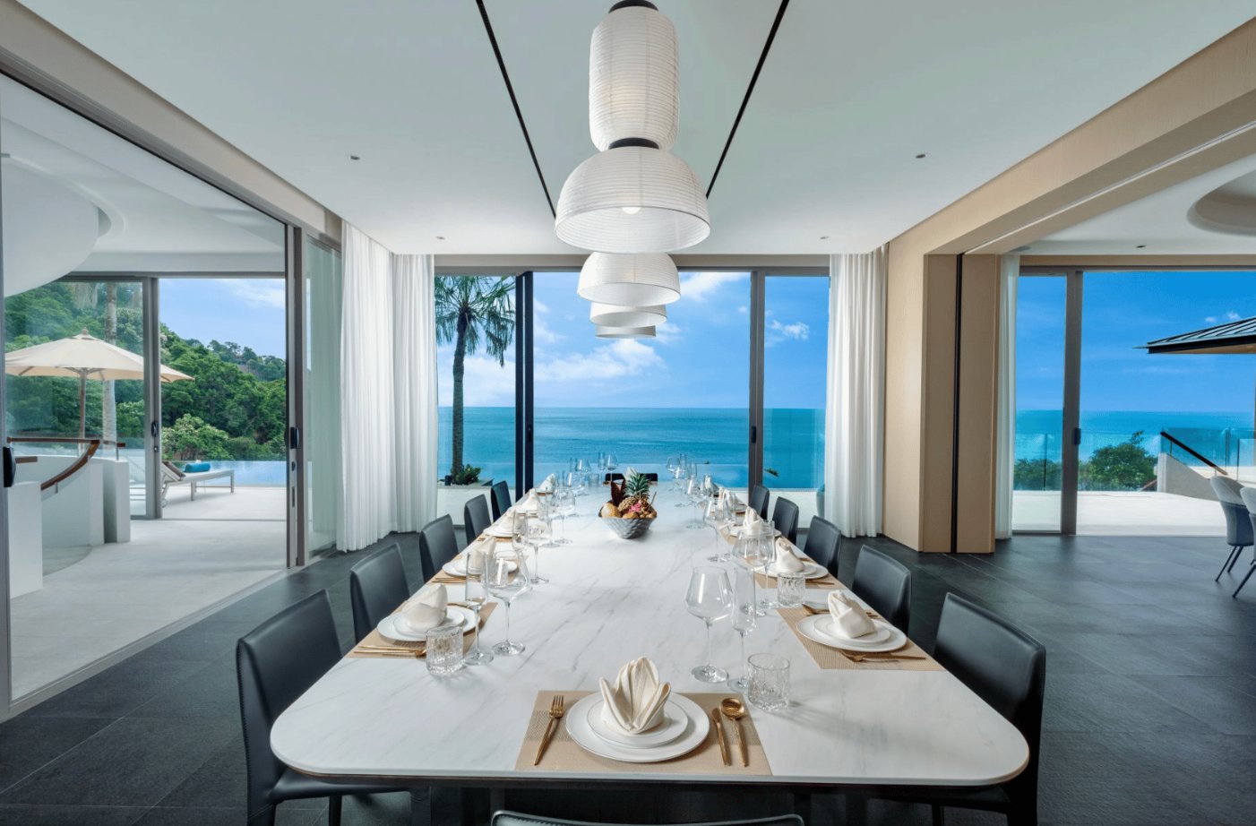 Sea view dining room